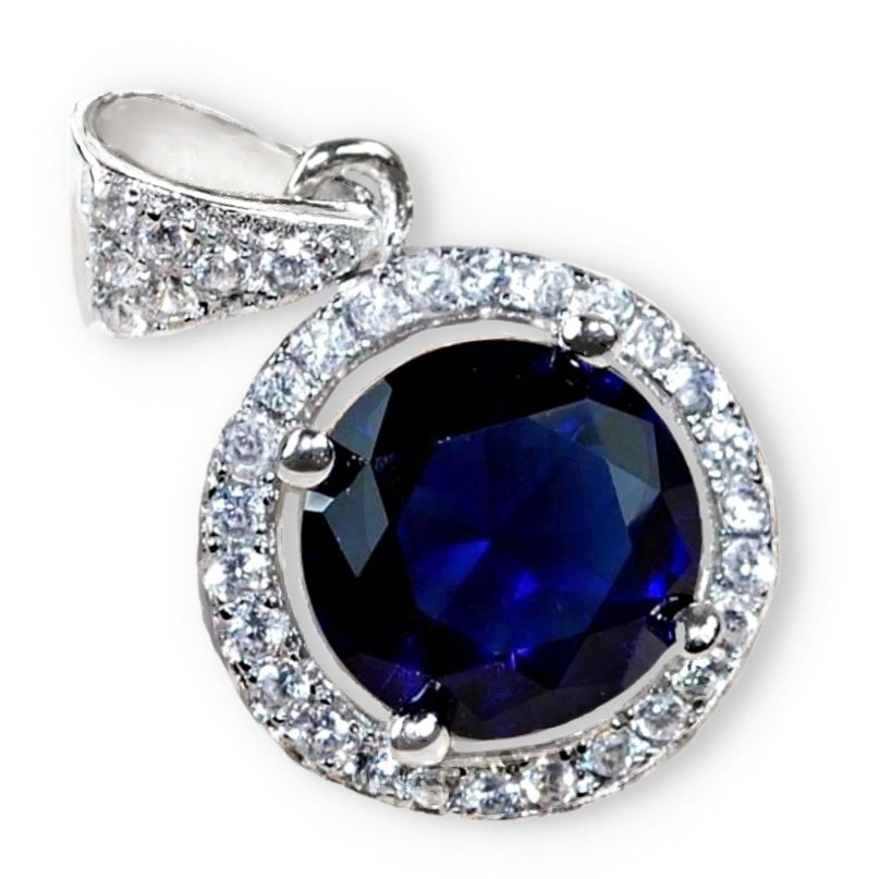 2 cts Sapphire Quartz, White Topaz In Solid.925 Sterling Silver Pendant